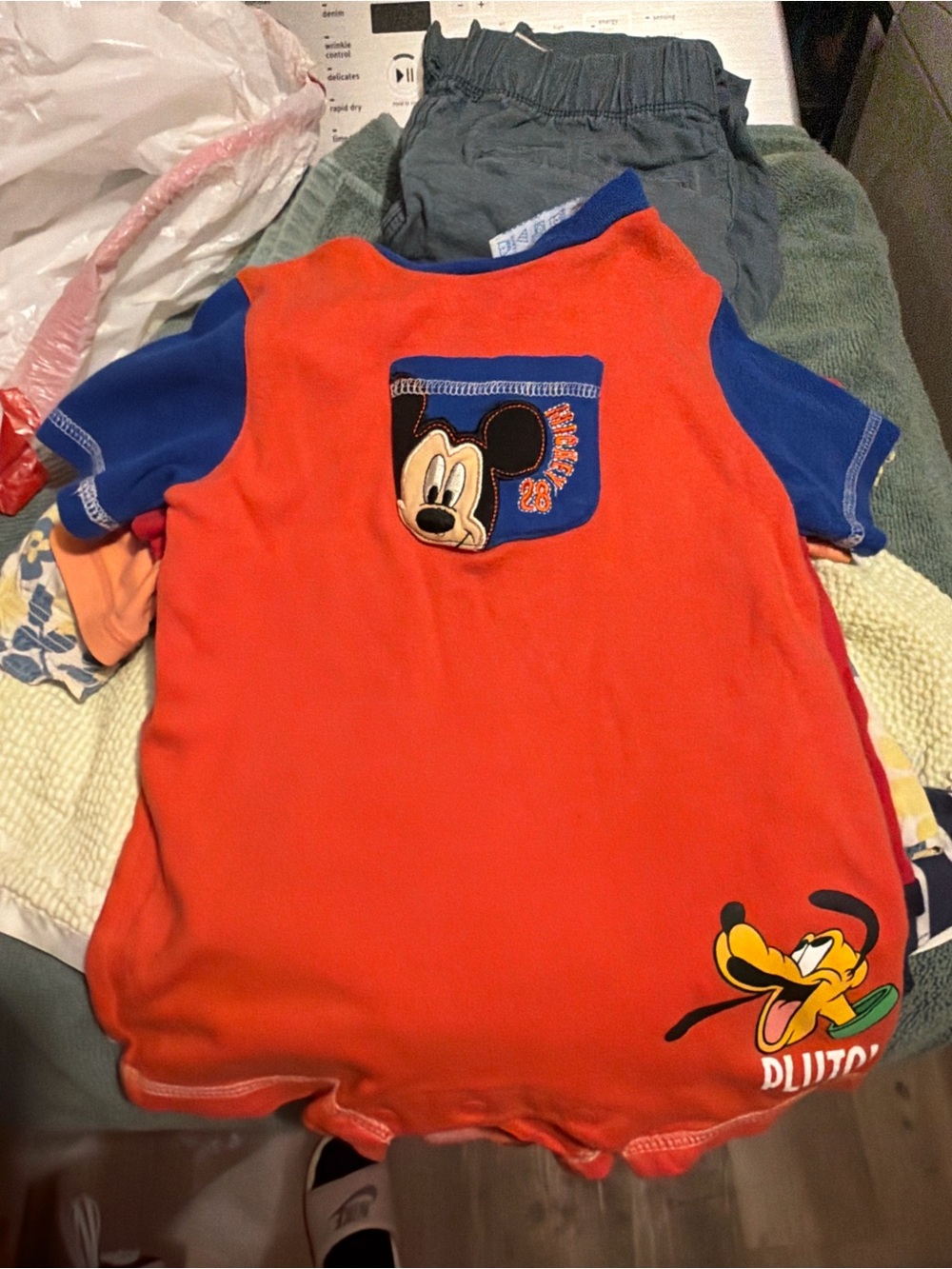 The wonderful world of Disney: 18m Mickey & Pluto Short-Sleeve Kids onesie